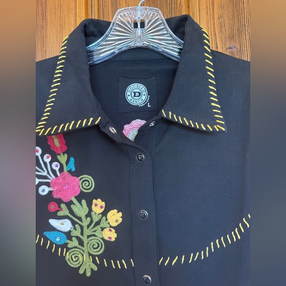 Double D Ranch Black Shirt with Floral Embroidery - Picture 2 of 6